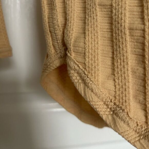 Free People Gold Ribbed Lace Up 100% Cotton Women’s Shirt - Picture 3 of 8